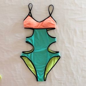 Xhilaration one-piece swim suit NWOT